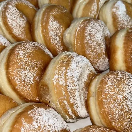 Готель Bartolini *